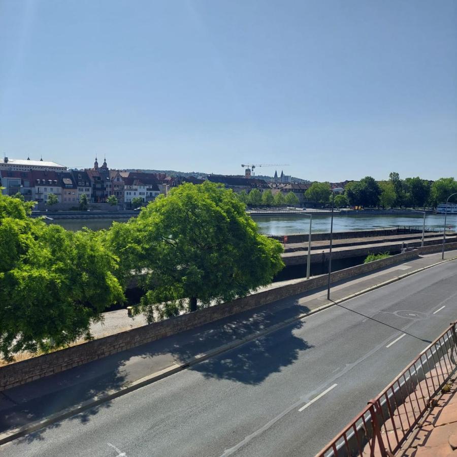 Stilvolle Wohnung Direkt In Der City Würzburg Buitenkant foto